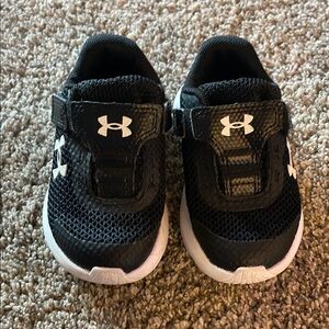 Under Armour Black and White Sneakers with Breathable Mesh